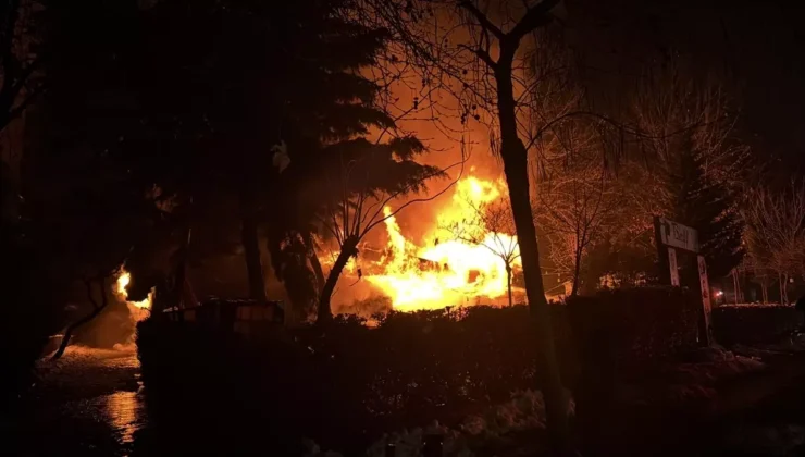 Diyarbakır’da Kafede Yangın Paniği: İşletme Kullanılamaz Hale Geldi