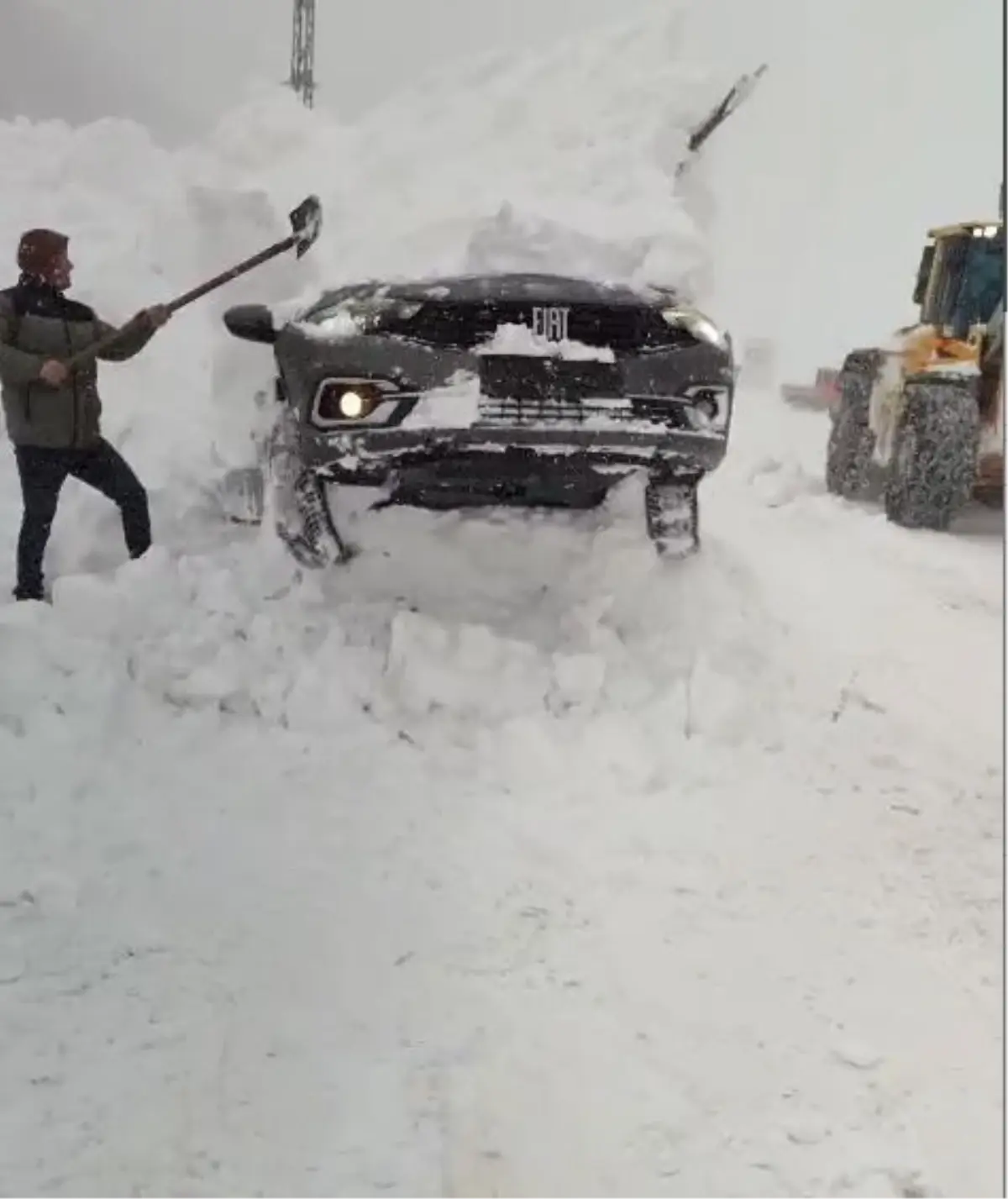 Eğribel Geçidi kar