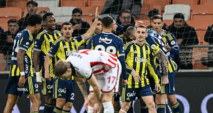 Fenerbahçe Süper Kupa’da Adını Finale Yazdırdı