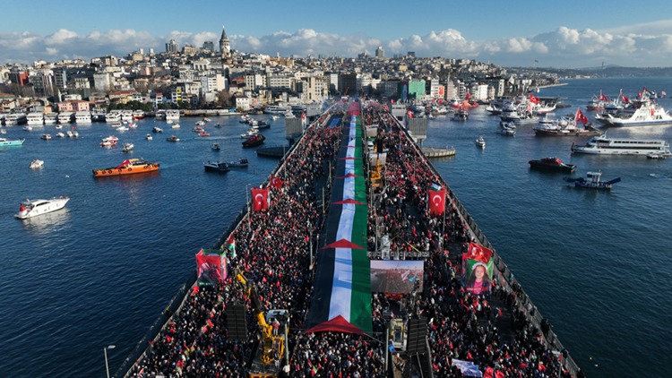 Galata Köprüsü Filistin yürüyüşü