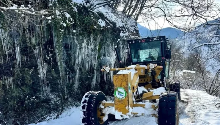 Giresun ve Gümüşhane’de Kar Alarmı: 84 Köy Yolunda Ulaşım Mücadelesi