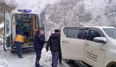 Giresun’da karla mücadele aralıksız sürüyor: Köy yollarında kritik müdahale