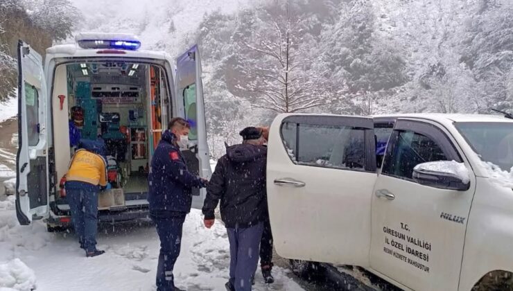 Giresun’da karla mücadele aralıksız sürüyor: Köy yollarında kritik müdahale