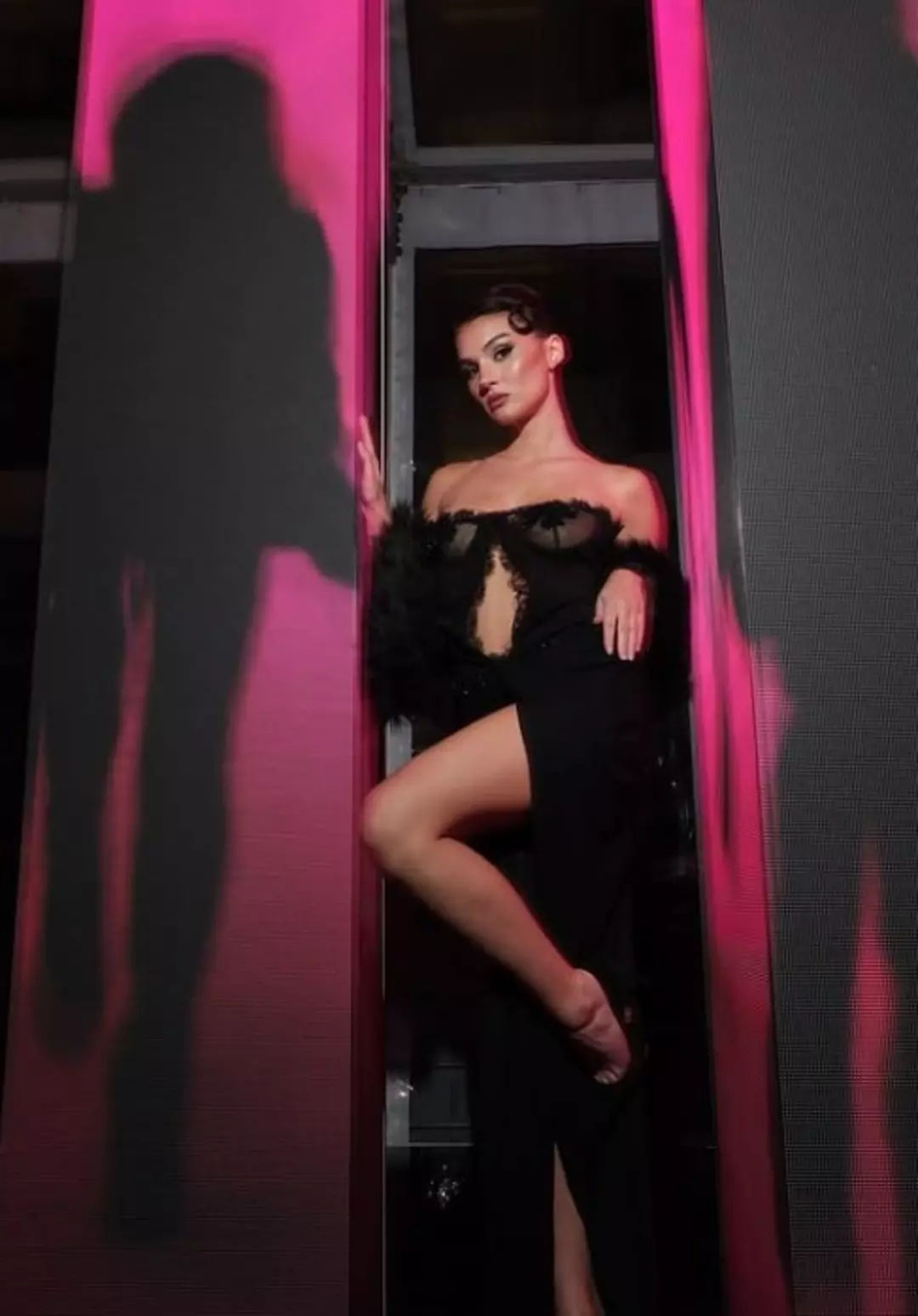 Gizem Güneş transparan elbise