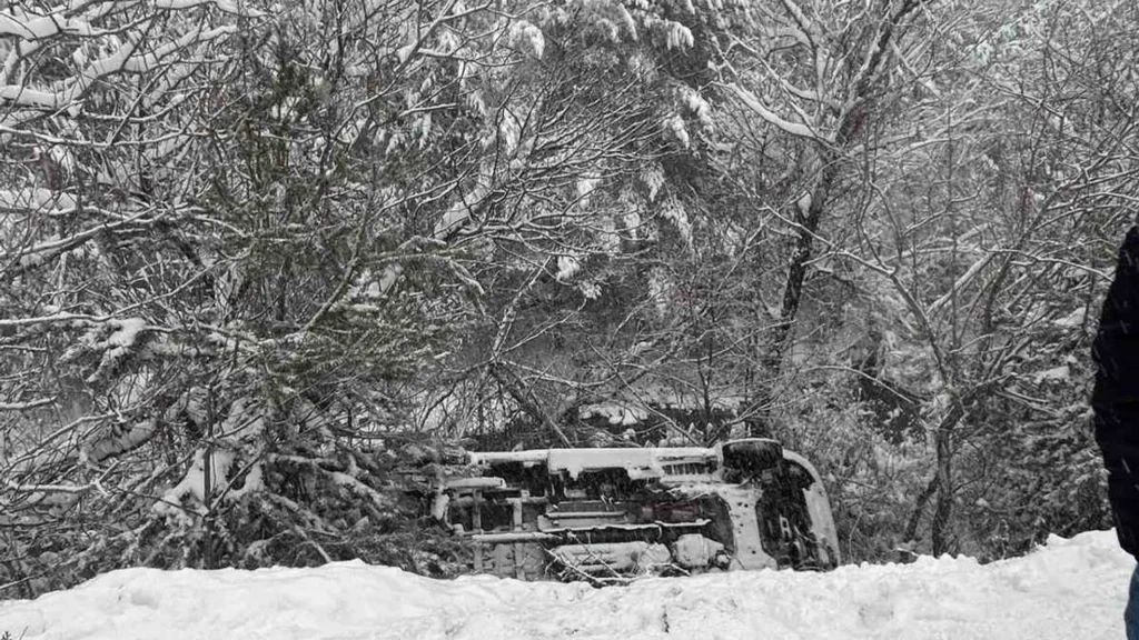 Gümüşhane Torul’da Ambulans Kaza Yaptı