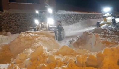 Gümüşhane’nin Yüksek Kesimlerinde Karla Mücadele Aralıksız Sürüyor