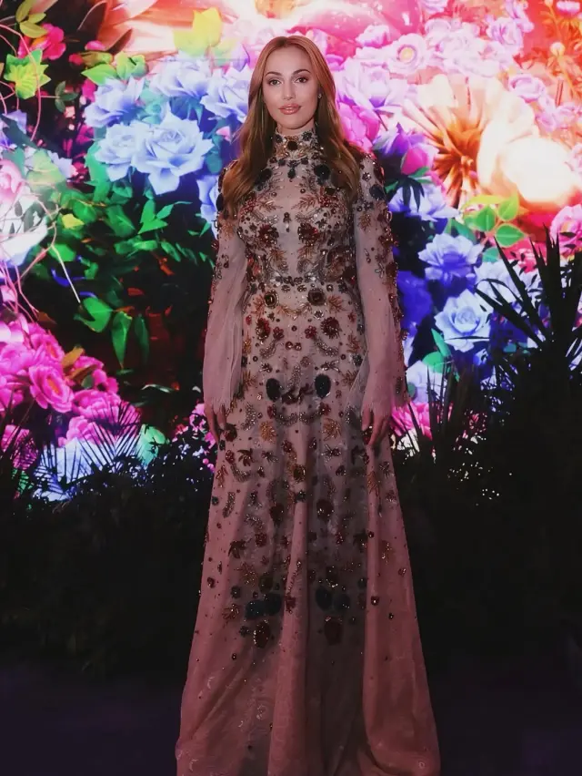 Hazal Kaya Meryem Uzerli