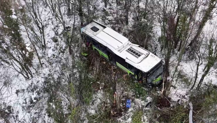 Kartepe’de Yolcu Otobüsü Şarampole Yuvarlandı