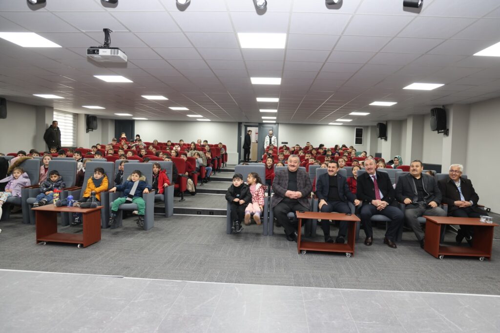 Kelkit Belediyesi Karagöz Hacivat gösterisi