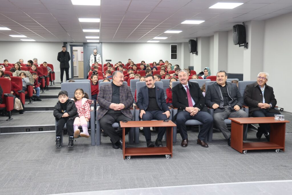 Kelkit Belediyesi Karagöz Hacivat gösterisi