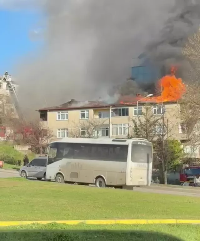Kocaeli çatı yangını