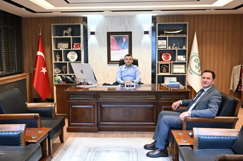 Koyulhisar Belediye Başkanı Bora Karakullukcu