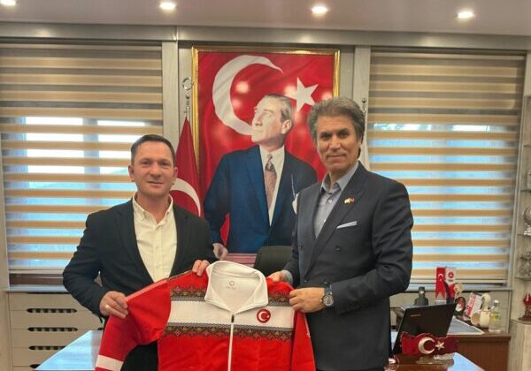 Koyulhisar Belediyesi’nde Önemli Ziyaret