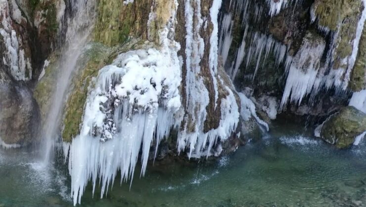 Giresun’da kar sonrası Mavigöl ve Kuzalan Şelalesi beyaz örtüyle büyüledi