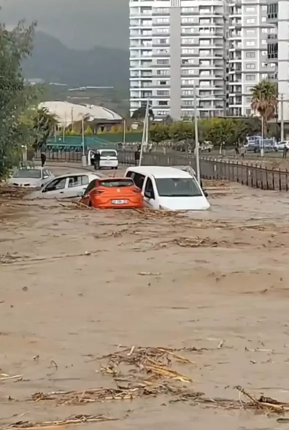 Mersin sel felaketi sağanak yağış