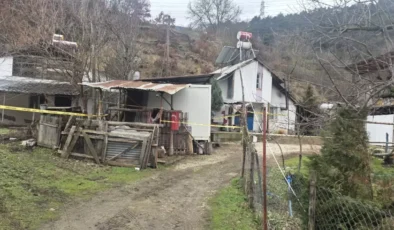 Mudurnu’da heyelan paniği: Toprak kayması sonrası 3 ev tedbiren boşaltıldı