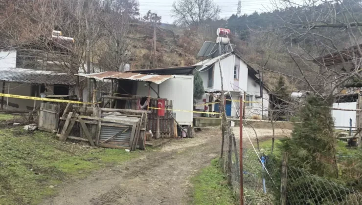 Mudurnu’da heyelan paniği: Toprak kayması sonrası 3 ev tedbiren boşaltıldı