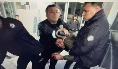 Bursa’da Gergin Anlar: Başkan Bozbey’e Yönelik Girişim Engellendi