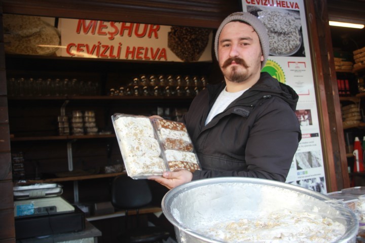 Perşembe cevizli helva