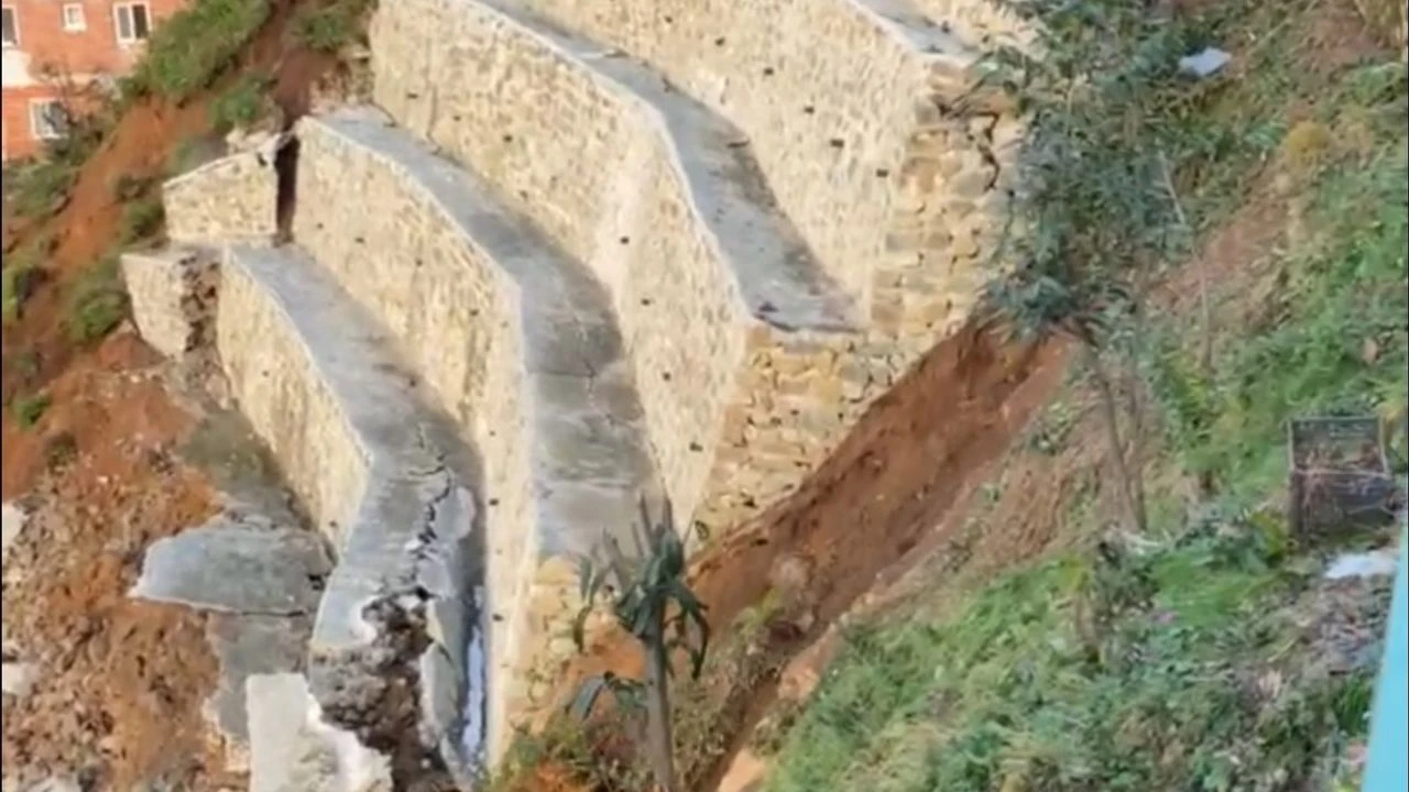 Rize istinat duvarı çökmesi