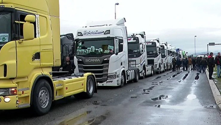 Schengen Vize Protestosu AB Sınırlarını Kilitledi: Tırlar Kilometrelerce Kuyrukta Kaldı