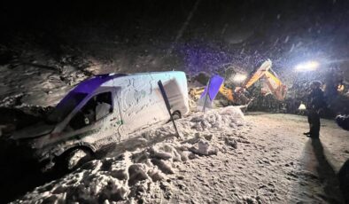 Şebinkarahisar’da Cenaze Aracı Dereye Uçtu: Belediye ve Karayolları Harekete Geçti