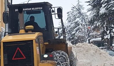 Şebinkarahisar’da Karla Mücadele Aralıksız Sürüyor