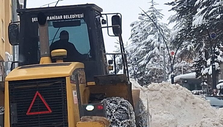 Şebinkarahisar’da Karla Mücadele Aralıksız Sürüyor