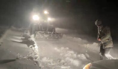 Sivas’ta Kar ve Tipi Etkisini Artırdı: Bazı Yollarda Ulaşım Durdu