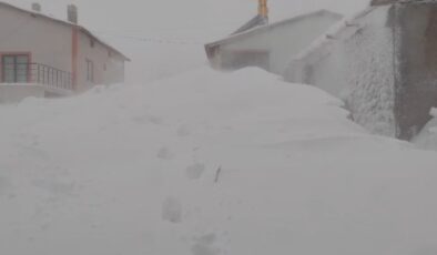 Meteoroloji Uyarmıştı: Kentte Tipi Hayatı Felç Etti