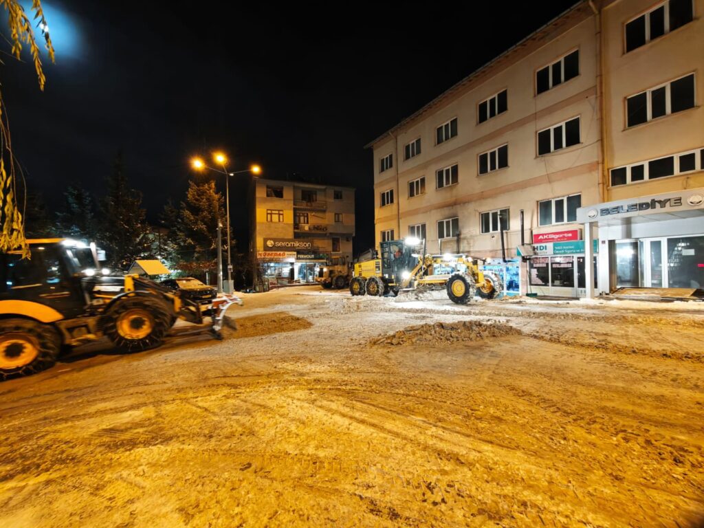 Suşehri Belediyesi kar temizleme çalışmaları
