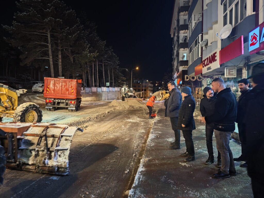 Suşehri Belediyesi kar temizleme çalışmaları
