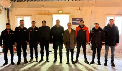 Suşehri’nde Kış Mesaisinde Olan Kahraman Ekipler Unutulmadı