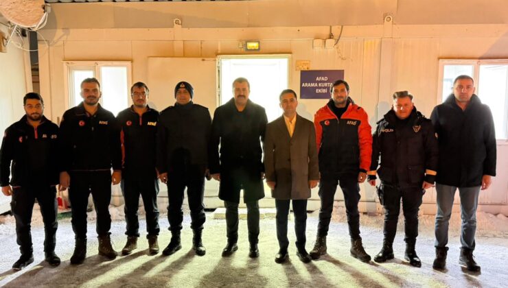 Suşehri’nde Kış Mesaisinde Olan Kahraman Ekipler Unutulmadı