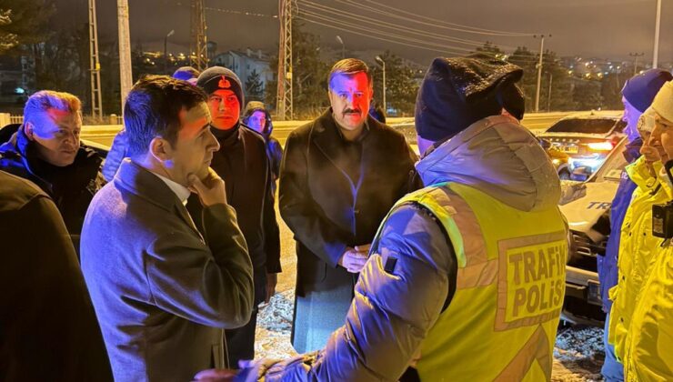 Suşehri’nde trafik ekiplerine kış şartlarında moral ziyareti