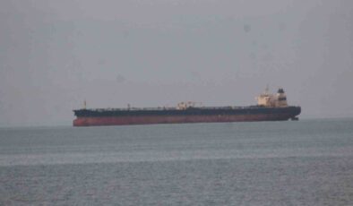 Dron saldırısına uğrayan tanker Kastamonu açıklarından ayrıldı