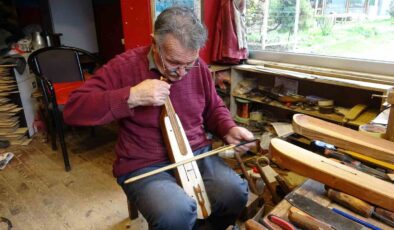 Kemençeye ömrünü adayan usta yarım asrı geride bıraktı