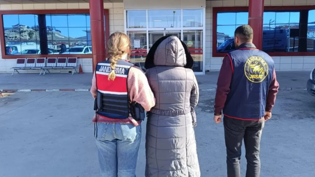 ölen kardeşinin kimliğiyle dolandırıcılık