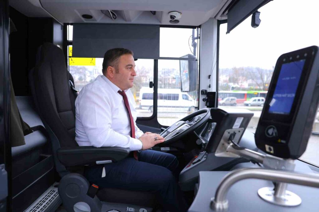 otobüs şoförü hastaneye yetiştirdi