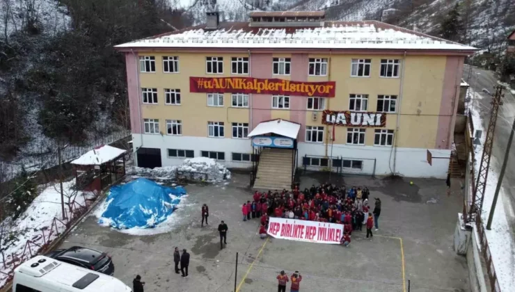 ultrAslan UNI Giresun’dan Öğrencilere Anlamlı Kış Yardımı