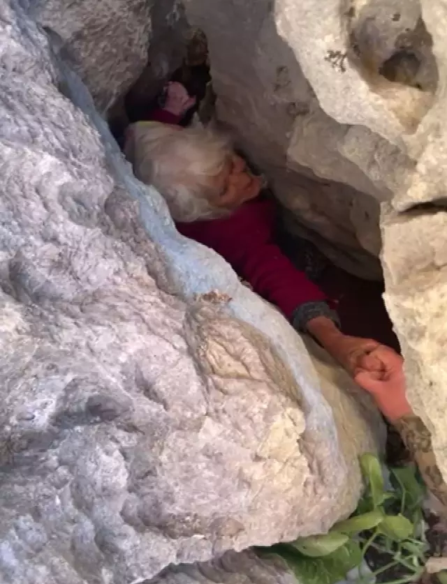 80 yaşındaki kadın kurtarıldı