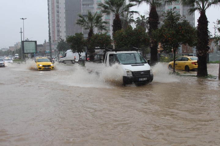 Adana sağanak yağış son durum