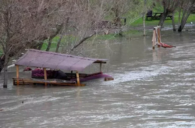 Yeşilırmak 2 Metre Yükseldi: Amasya’da Sel ve Taşkın Alarmı
