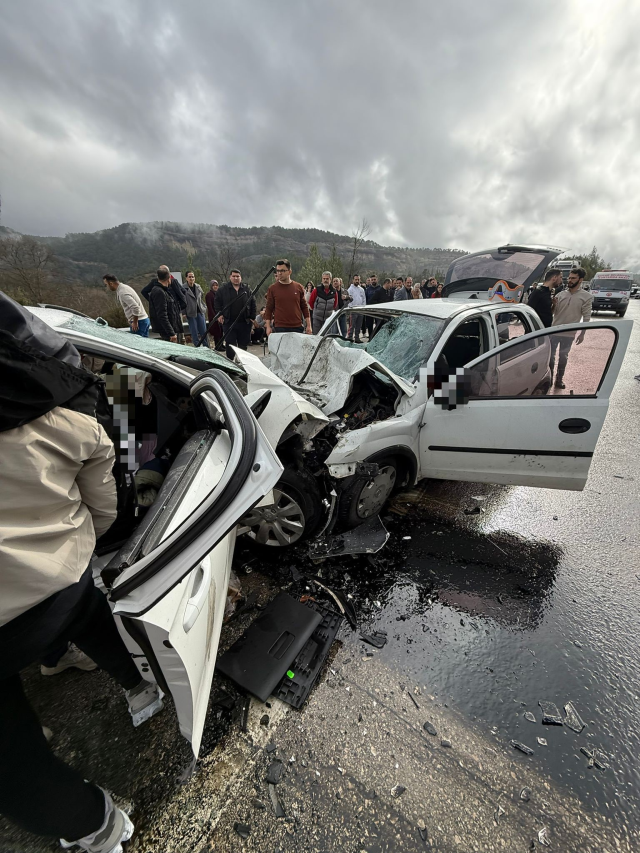 Antalya-Isparta kara yolu kazası