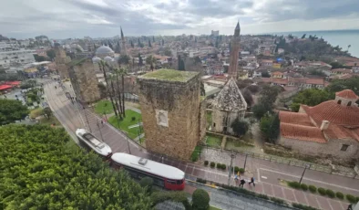Antalya’da Tarih Alarmı: Roma Dönemi Burçları Tramvay Titreşimiyle Yıkılma Eşiğinde!