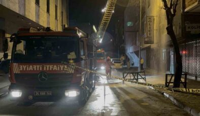Bağcılar’da Gece Mesaisinde Alevler Yükseldi: İmalathane Yangını Paniğe Neden Oldu