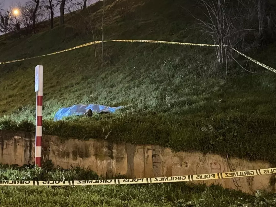 Bayrampaşa otoyol kenarı ceset