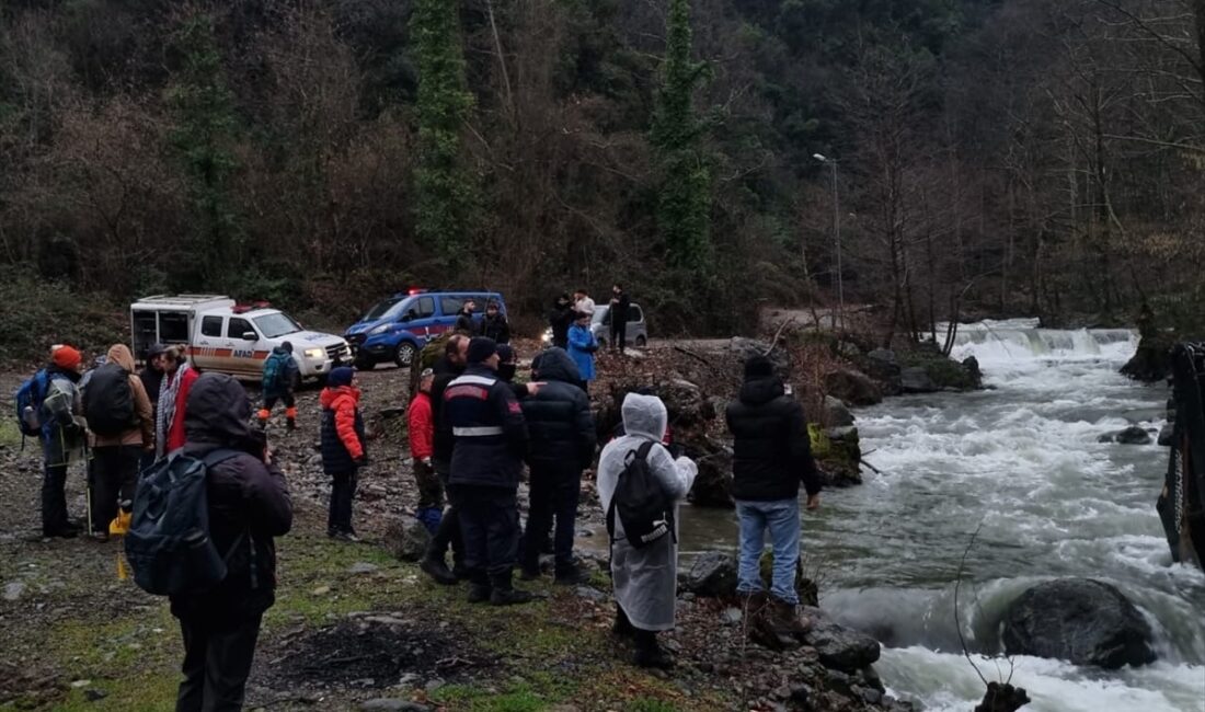 Çınarcık’ta mahsur kalan 19 kişi kurtarıldı