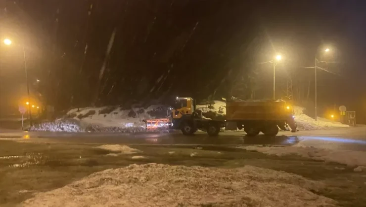 D-100 Karayolunda Kar Yağışı Etkili Oldu: Bolu Dağı Beyaza Büründü