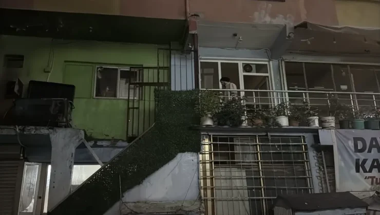 Darıca’da Apartman Katında Korkutan Yangın: Alevler Balkonu Sardı